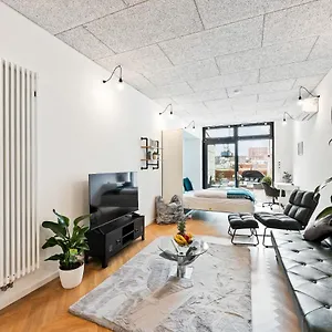 https://lit-living-luxus-loft-box-spring-netflix-bbq-panorama.hotelsheidelberg.net