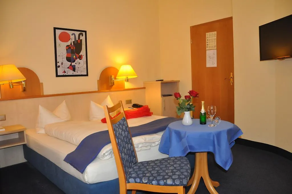 City Partner Hotel Strauss Würzburg 3*,