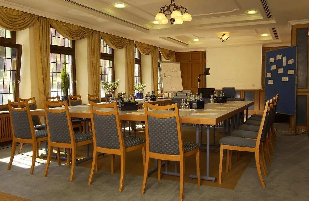 City Partner Hotel Strauss Würzburg 3*,