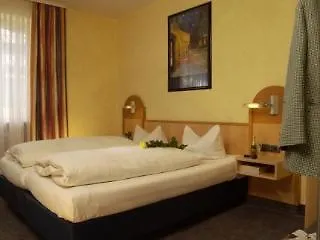 City Partner Hotel Strauss Würzburg 3*,