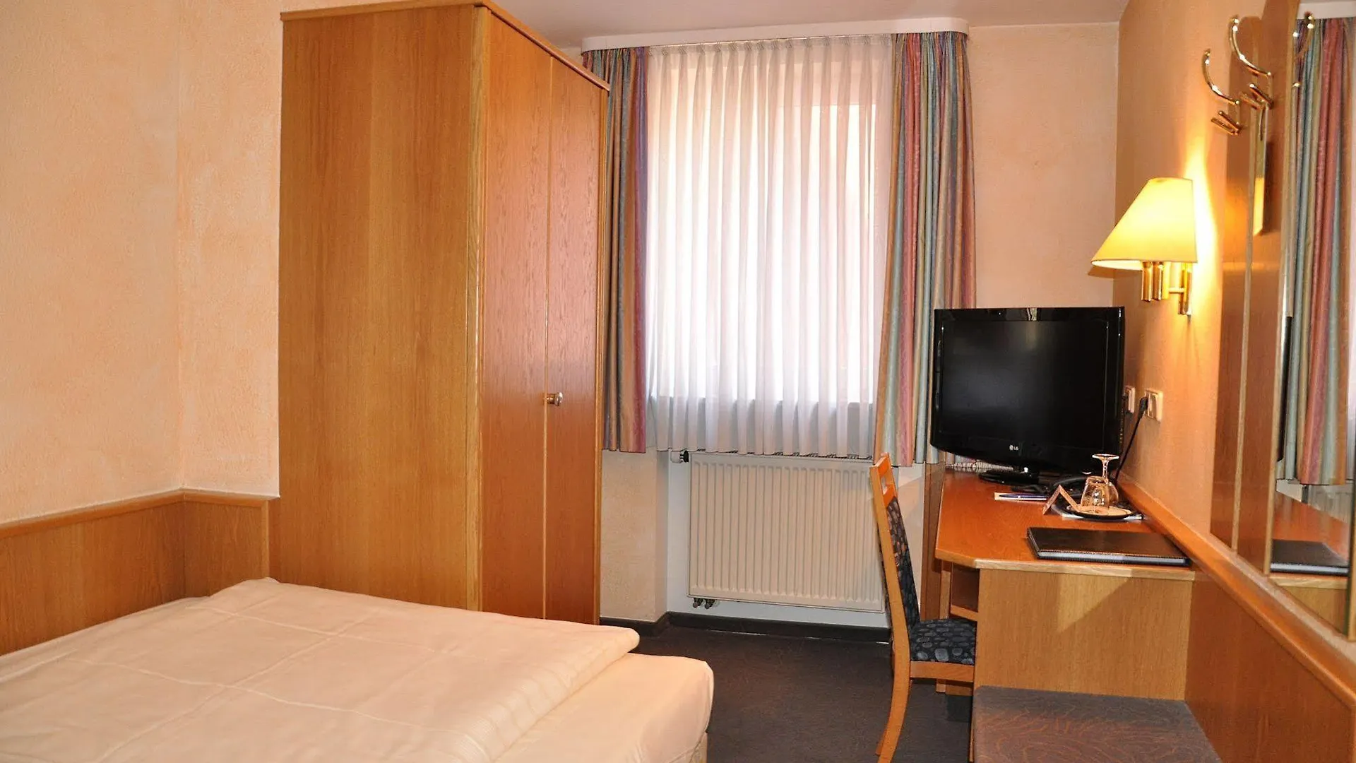 City Partner Hotel Strauss Würzburg 3*,